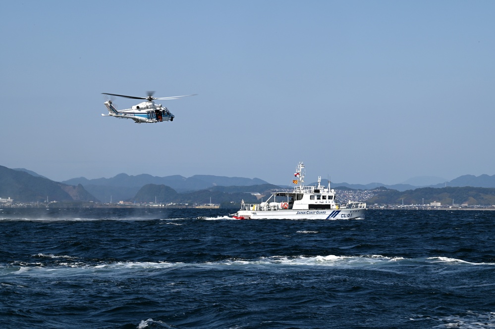 U.S. Coast Guard, Japan Coast Guard crews conduct joint search-and-rescue exercise in Kagoshima Bay, Japan