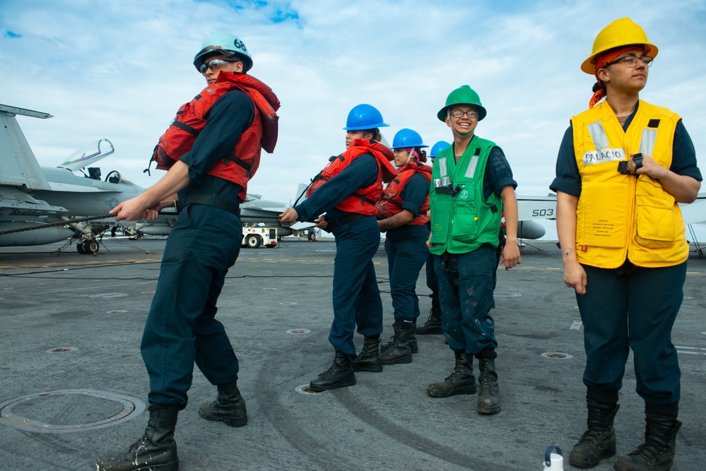 Nimitz Conducts Fueling at Sea