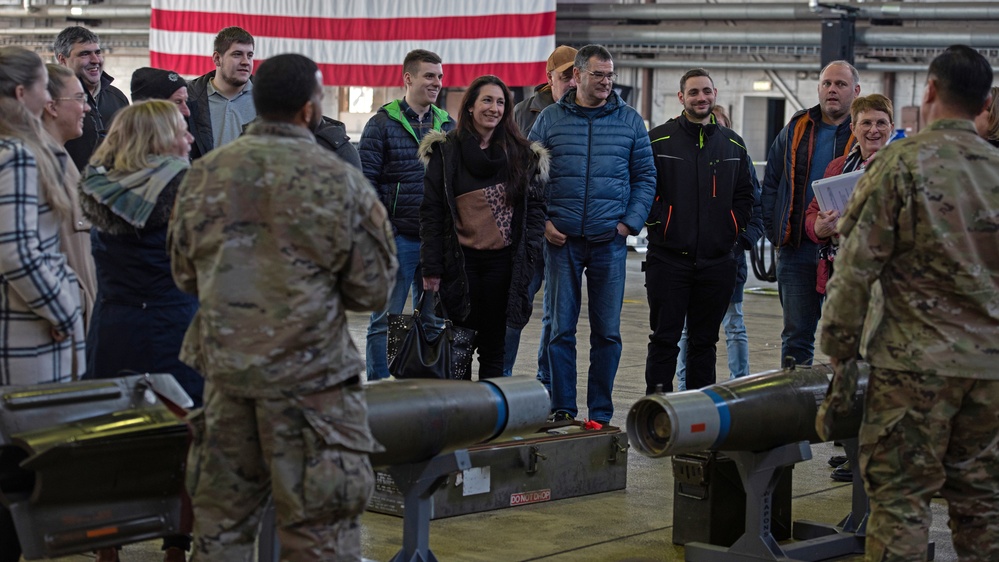 Airmen help Saber Nation civilians feel at home