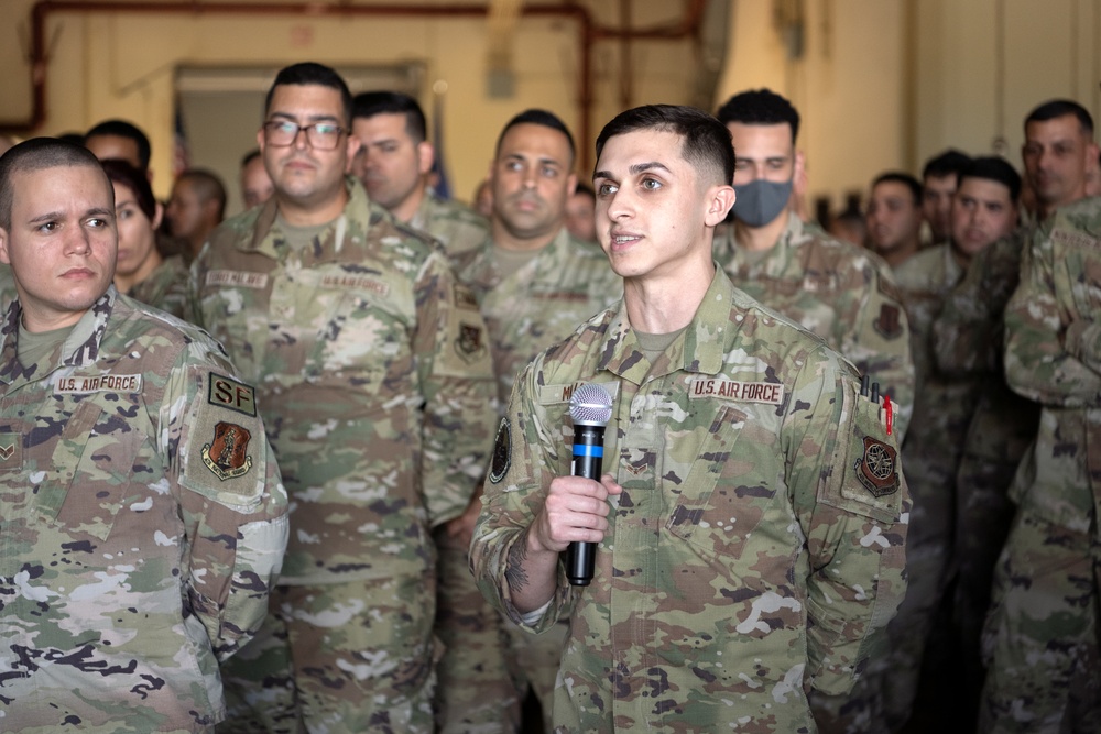 Gen. Daniel R. Hokanson, CNGB visits the 156th Wing