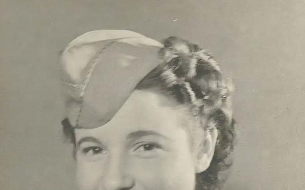 WAC Intelligence Analyst promoted to second lieutenant