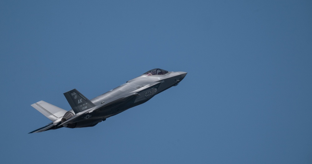 F-35 Demo team performs during Aero India 23