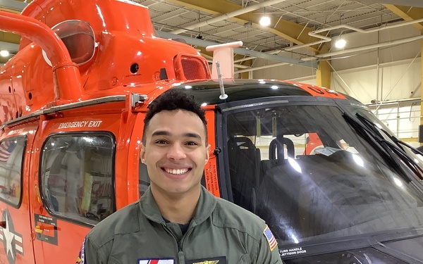 Meet the rescue swimmer who saved a man after a massive wave capsized a yacht