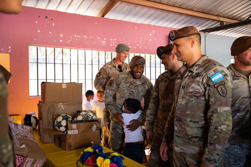 SFAB visits school in La Paz