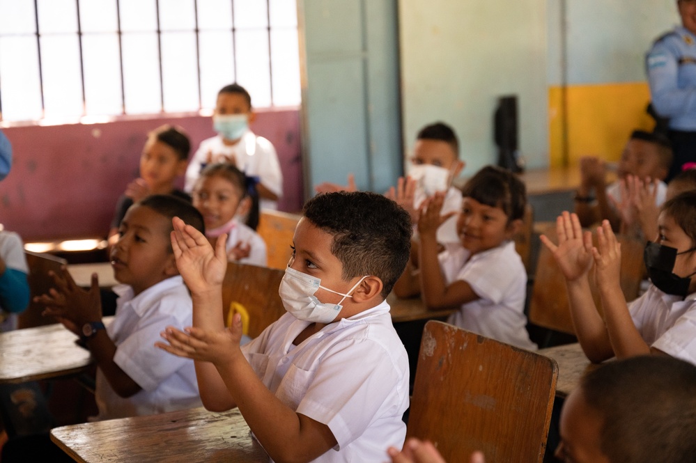 SFAB visits school in La Paz