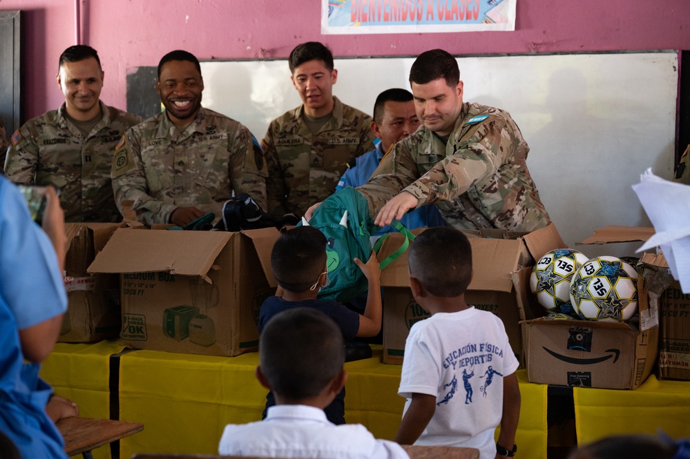 SFAB visits school in La Paz