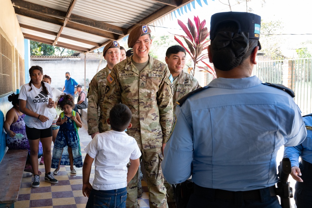 SFAB visits school in La Paz