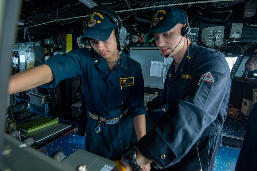 USS Paul Hamilton Visits Diego Garcia