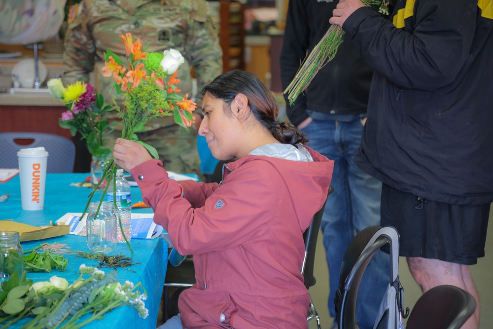 Fort Campbell SRU Soldiers participate in Horticulture Therapy