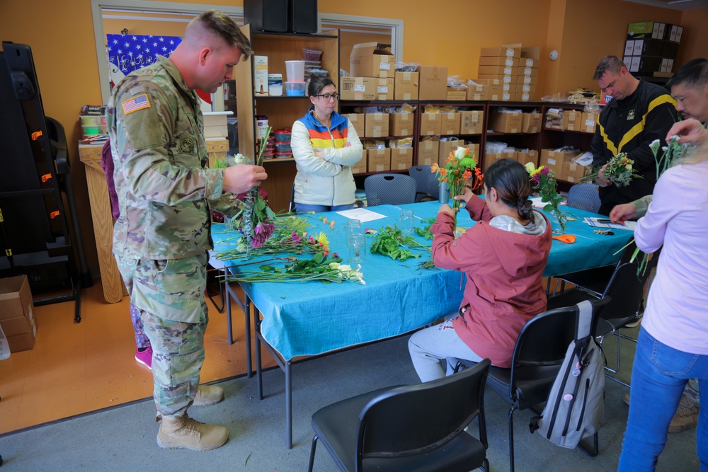 Fort Campbell SRU Soldiers participate in Horticulture Therapy