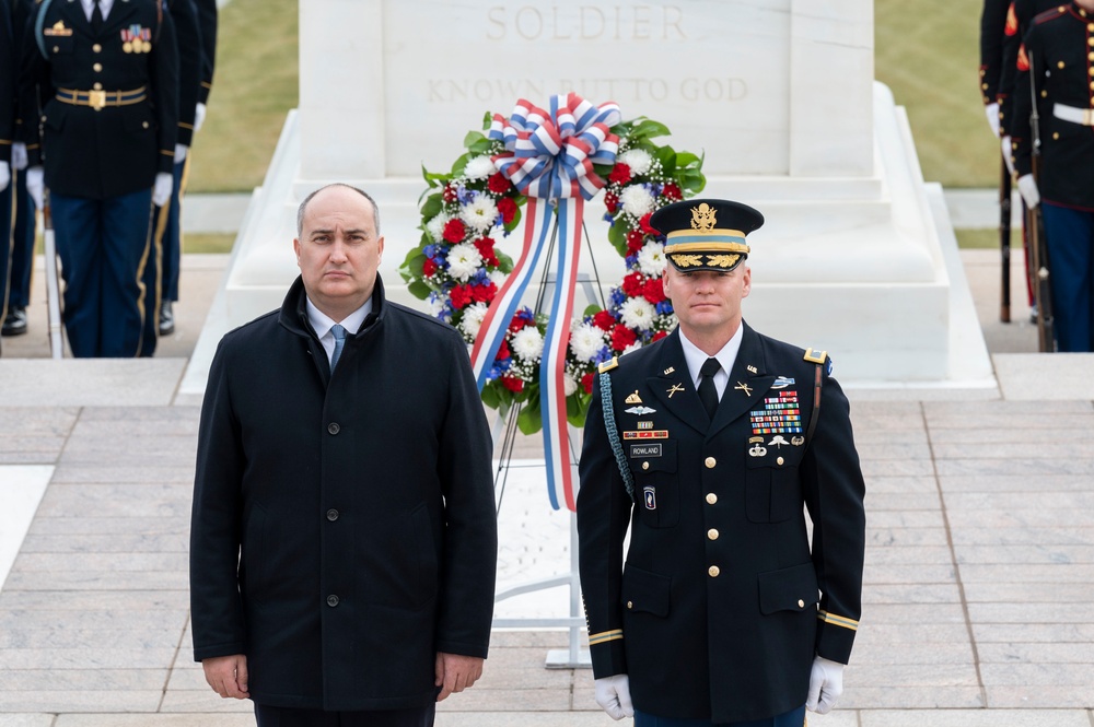 Space Force milestone: Guardian leads platoon in Arlington joint ceremony
