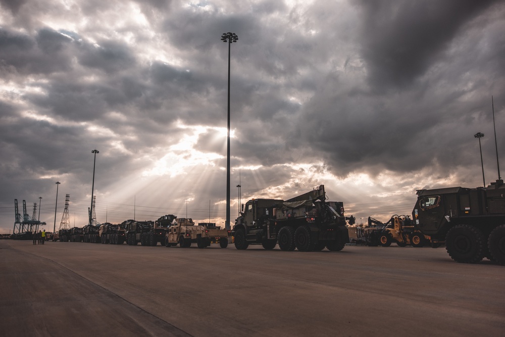 U.S. Marines with Combat Logistics regiment 27 conduct Maritime Pre-Positioning Force Exercise (MPFEX) 23 (Day 2)