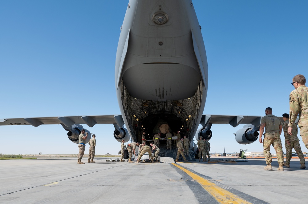 C-17 Ops: Cargo