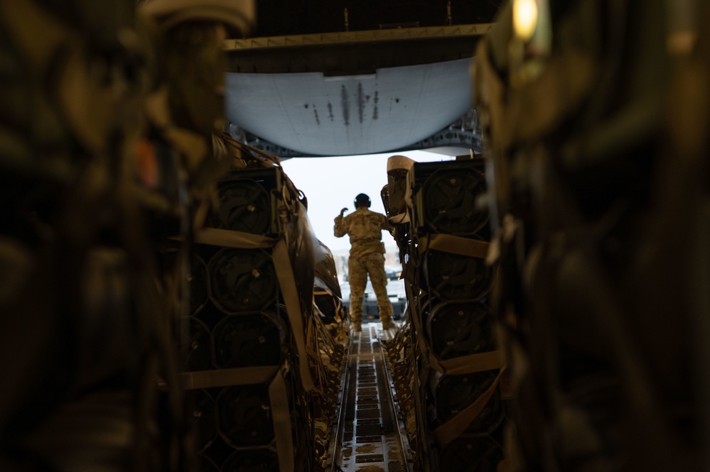 C-17 Ops: Cargo