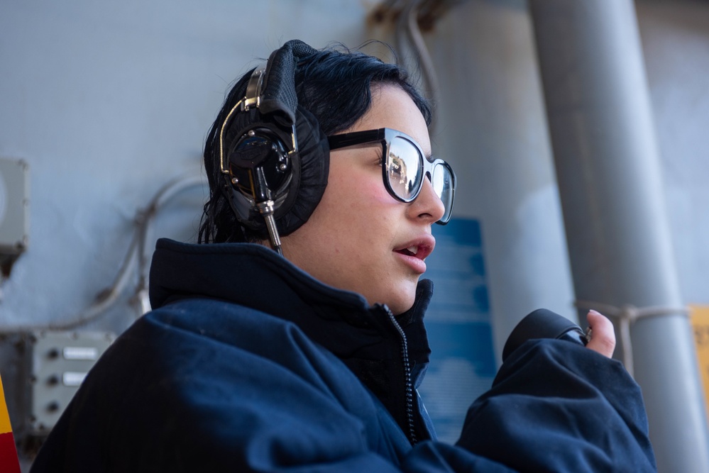 USS Ronald Reagan (CVN 76) Sailors conduct communications training