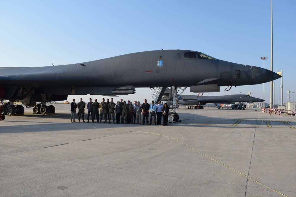 Ambassador Jones visits B-1 Airmen in India