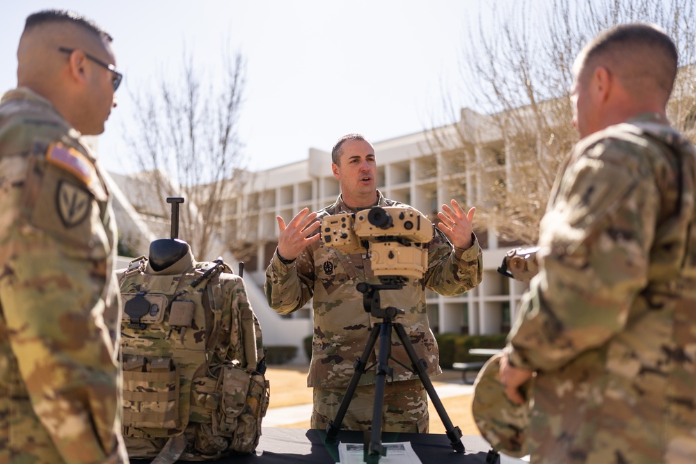 PEO Soldier Senior Enlisted Advisor Demos Joint Effects Targeting System