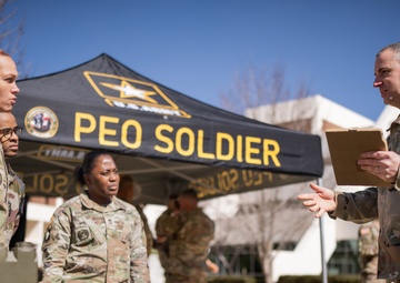 PEO Soldier Senior Enlisted Advisor Demos Conformal Wearable Battery