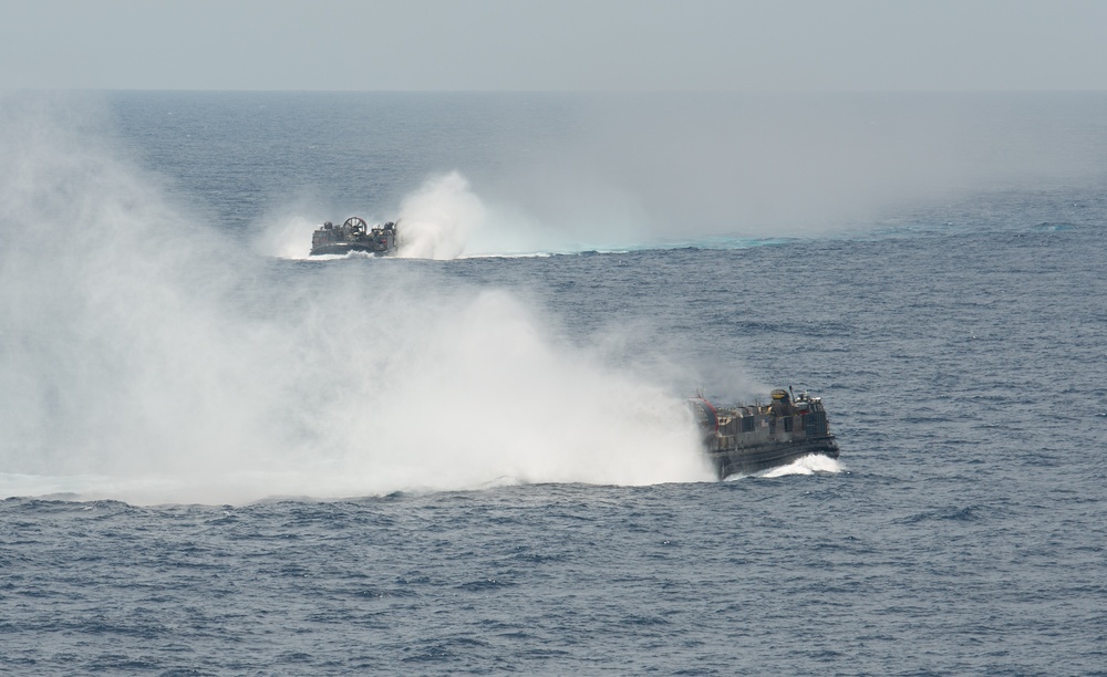 NIMCSG, MKI ARG and 13th MEU Conduct Combined Expeditionary Strike Force Operations