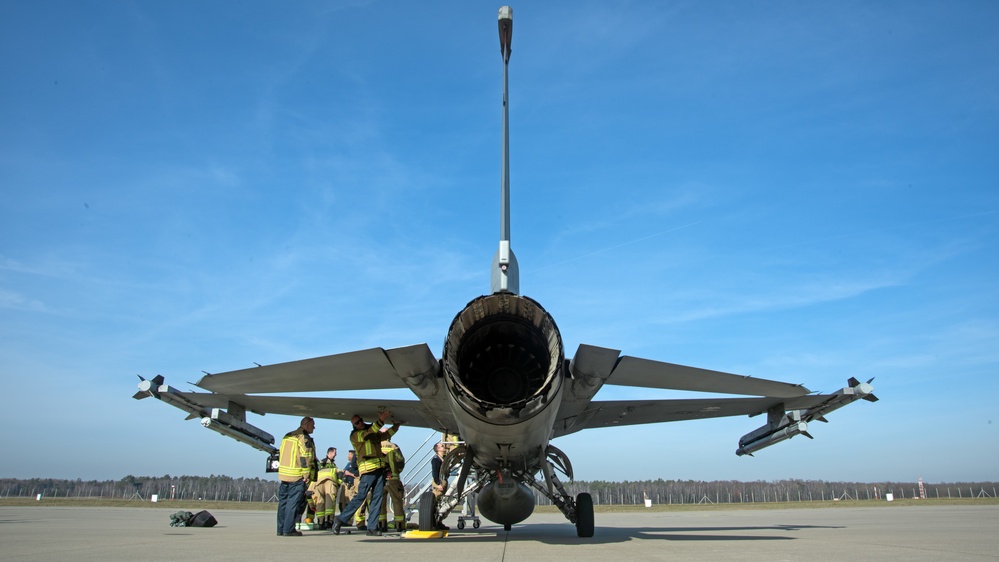 US, NATO firefighters train for agile F-16 emergency response