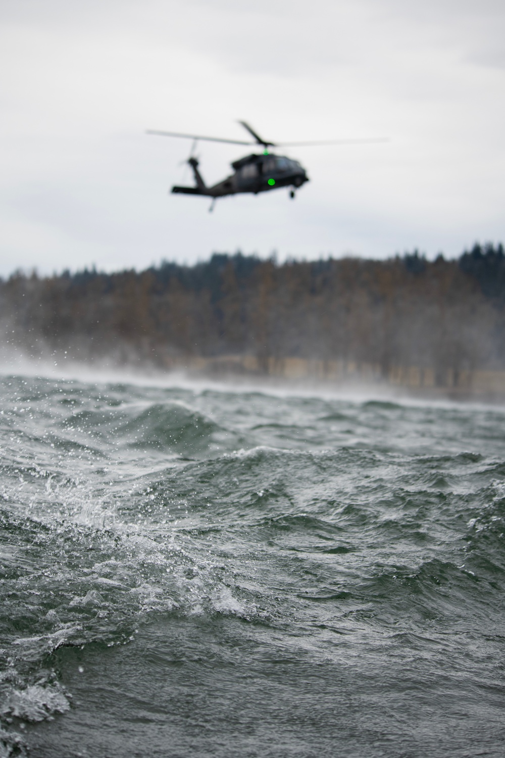 304th and 305th RQSs conduct training exercise on Columbia River