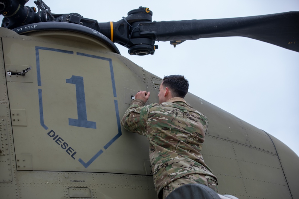 NCO demonstrates pre-flight checks