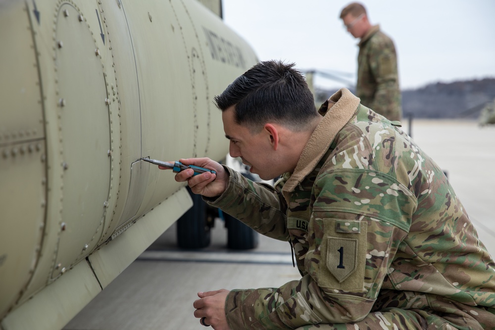 NCO demonstrates pre-flight checks