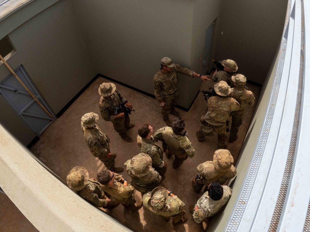 Paratroopers practice room-clearing battle drill during JA23