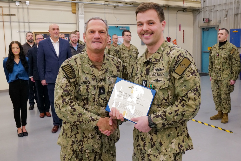 COMSUBPAC visits Keyport