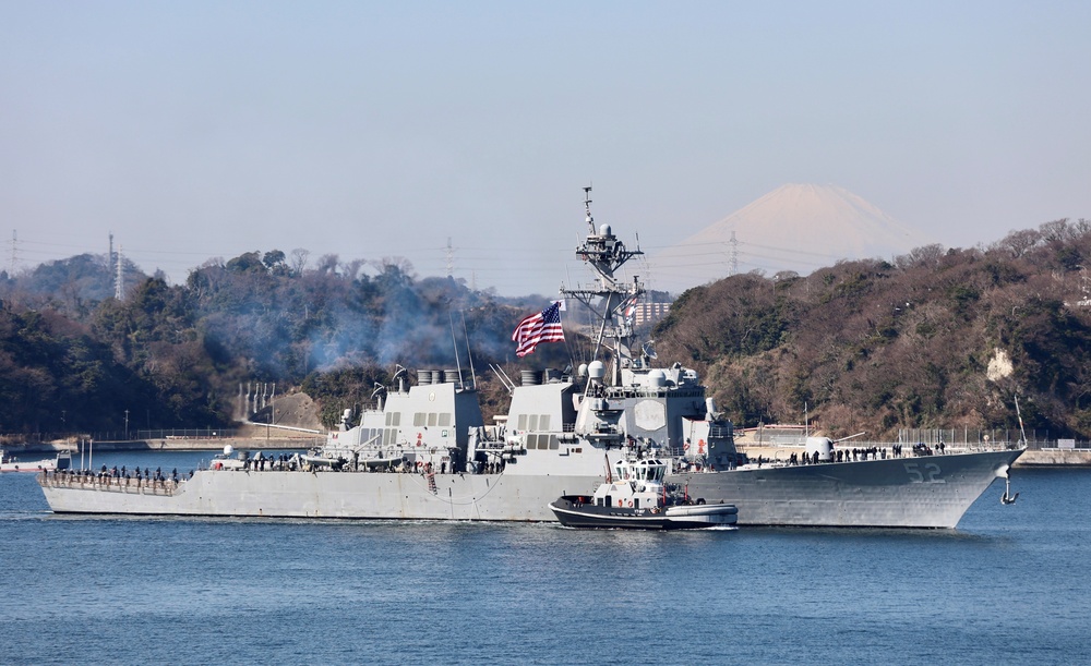USS Barry (DDG 52) Departs Yokosuka
