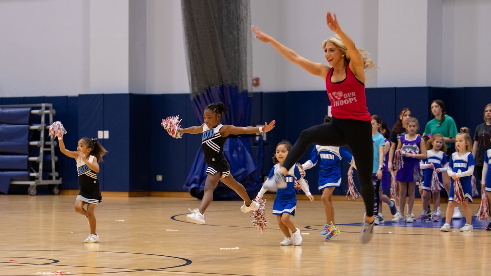 NFL Cheerleaders visit MCAS Iwakuni