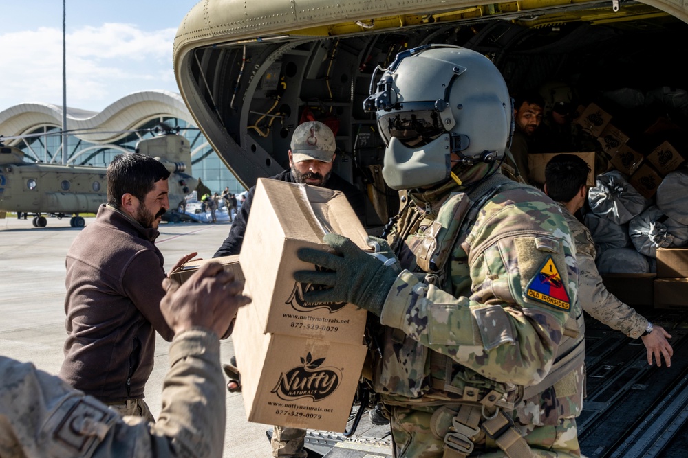 U.S. Army Soldier delivers humanitarian aid supplies to Türkiye
