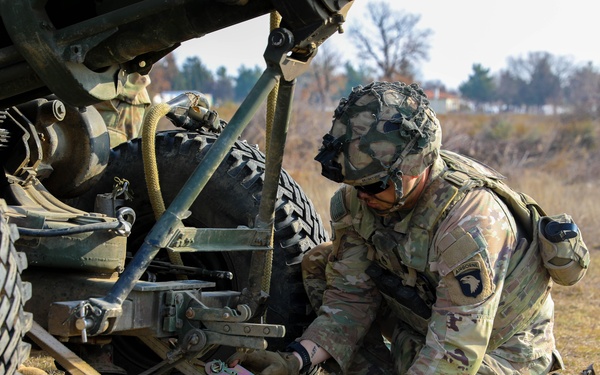 1st Battalion, 320th Field Artillery Regiment Conduct Elevator Drills in Greece