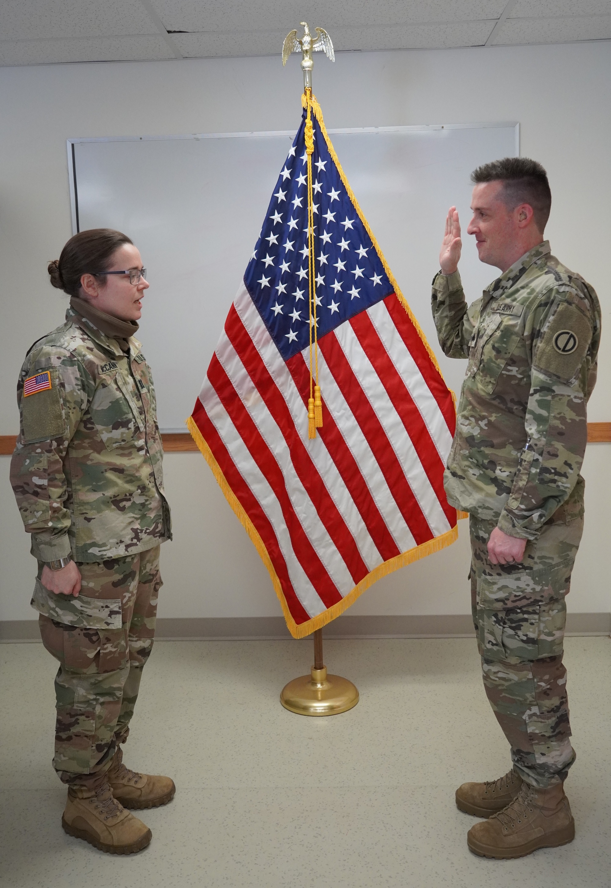 DVIDS - Images - Big Red One Soldiers Reenlist at Chicago Bears