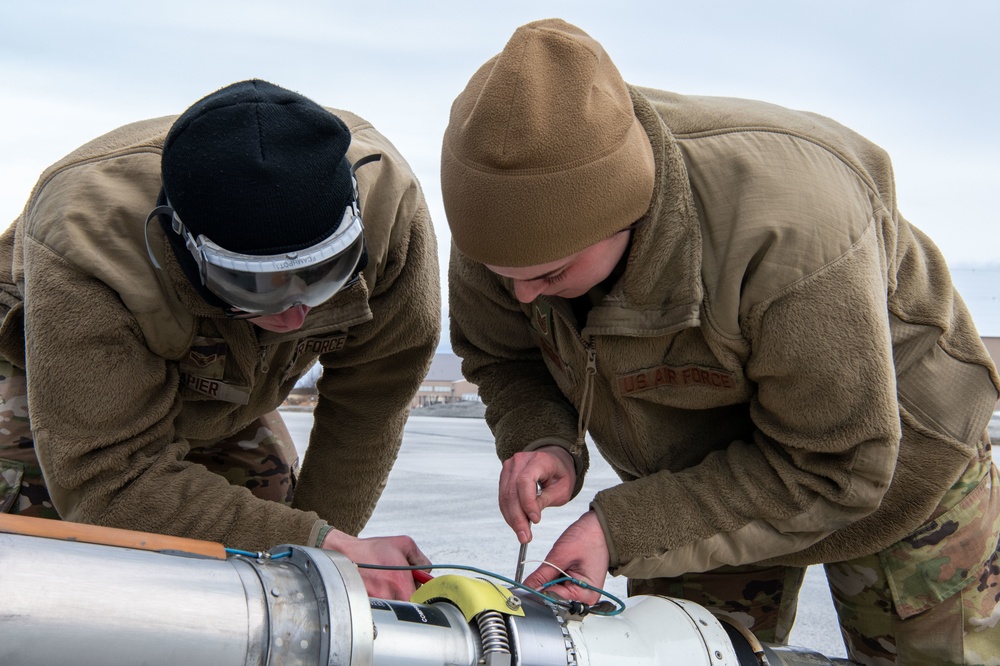 Repairing KC-135 Stratotanker Boom