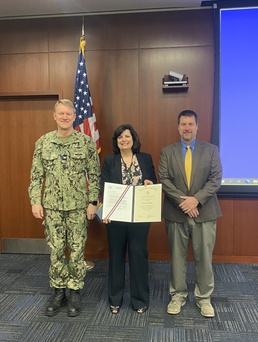 NSWCPD Employee Receives Navy Meritorious Civilian Service Award