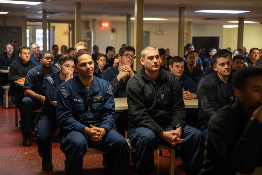Naval History and Heritage Command visits USS Iwo Jima