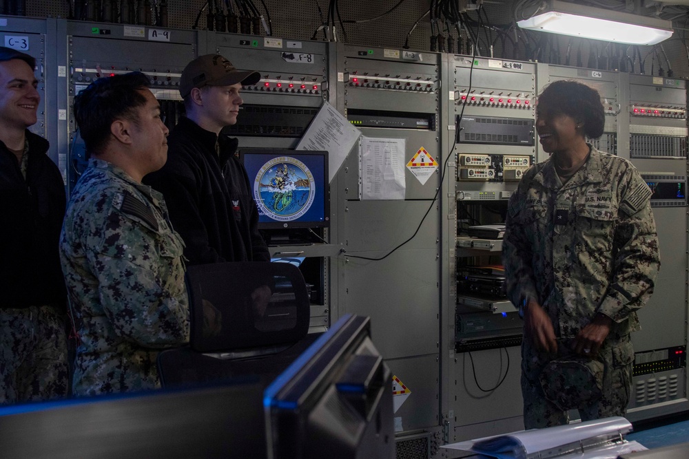 Abraham Lincoln hosts Rear Adm. Tracy Hines