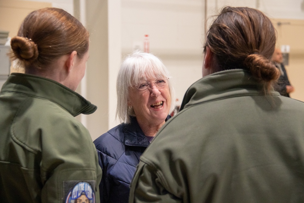 Senator Patty Murray visits NASWI’s VAQ129