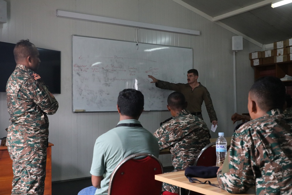 BLT 2/4 Marines Train with Fuzileiros During CARAT