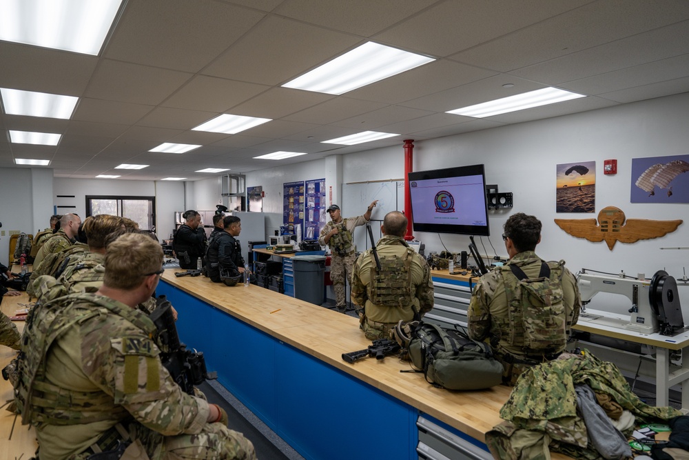 EODMU-5 and Guam PD Raid Drill