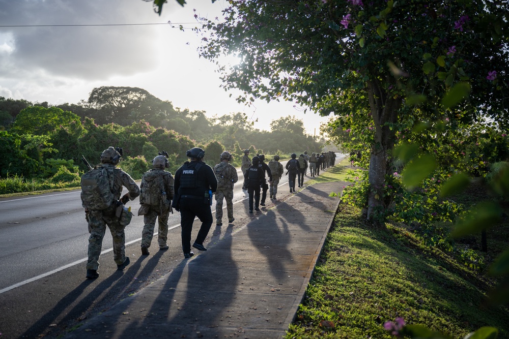 EODMU-5 and Guam PD Raid Drill