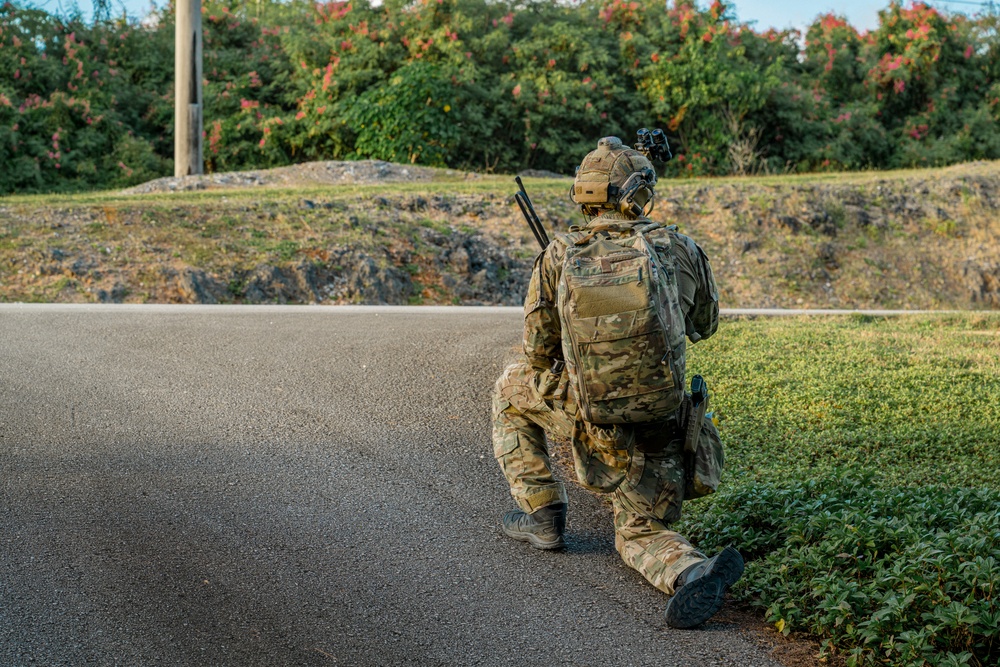 EODMU-5 and Guam PD Raid Drill