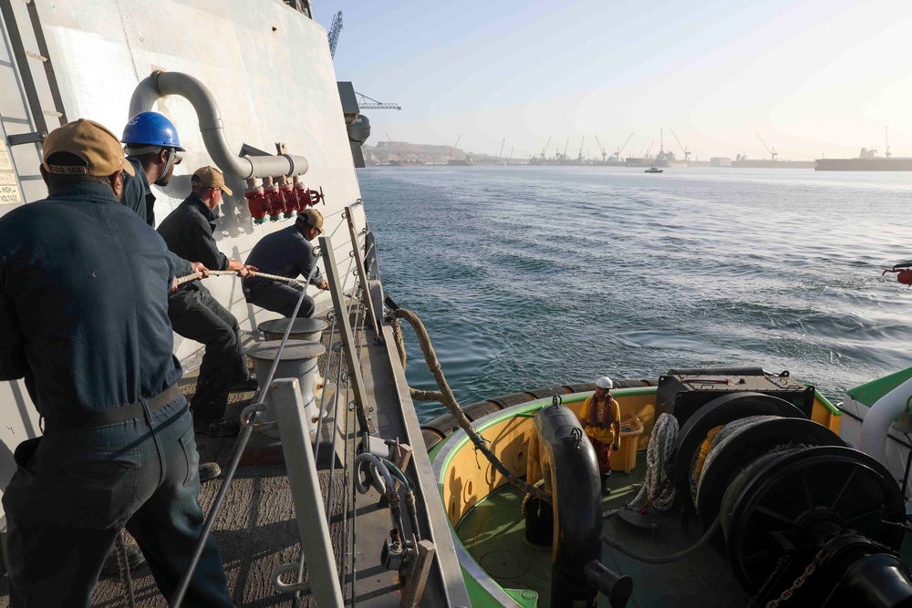 USS Truxtun departs Duqm, Oman