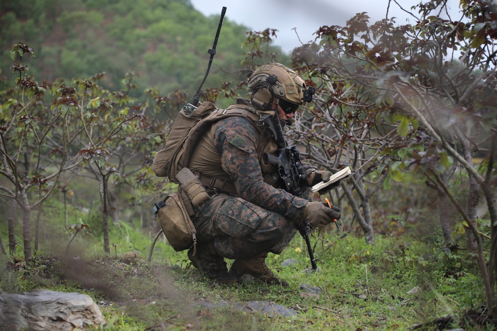 13th MEU Conducts Air Assault with Fuzileiros