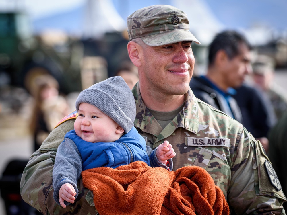 Arizona Guard Soldiers deploy in support of Operation Spartan Shield