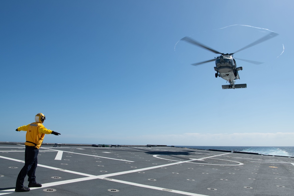 USS Mobile (LCS 26) Blue Crew Conducts Flight Operations at Sea