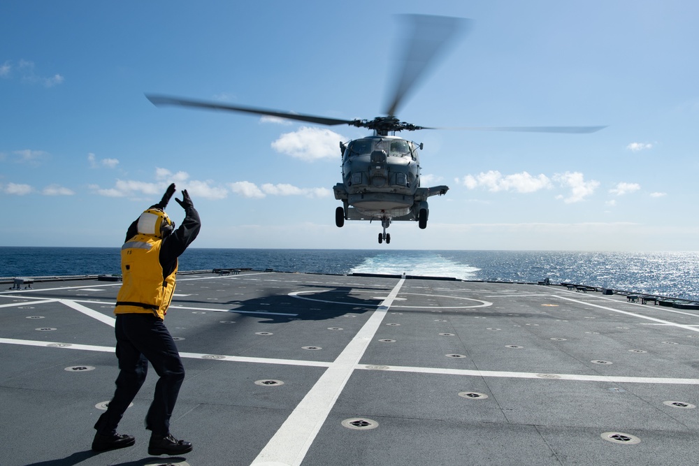 USS Mobile (LCS 26) Blue Crew Conducts Flight Operations at Sea