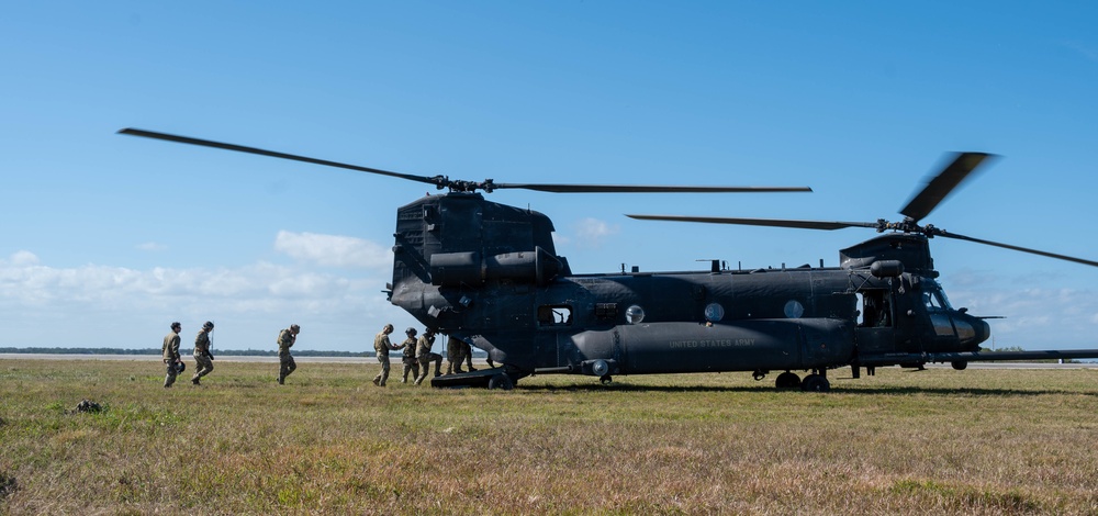 DVIDS - Images - Combat search and rescue training [Image 3 of 9]