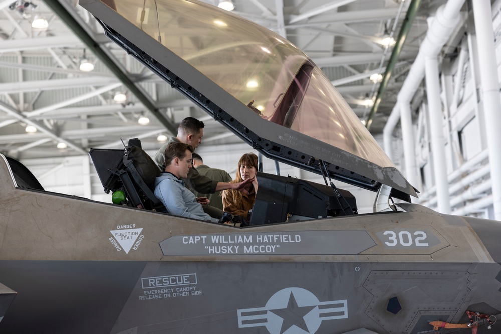 House Appropriations Committee Staff Delegation Visits F-35Cs of 3rd Marine Aircraft Wing